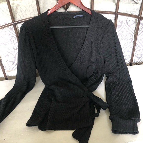 Coeor De Vague … black wraparound top - Picture 1 of 16